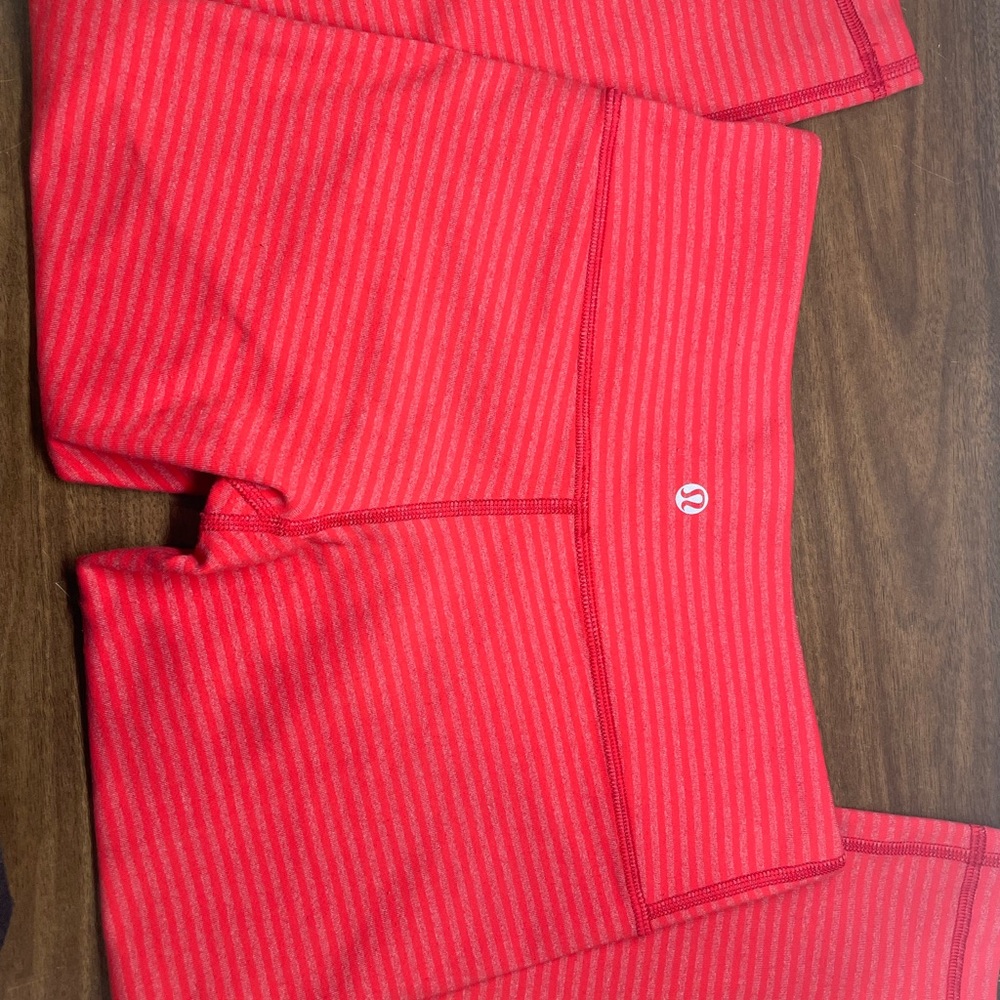 Lululemon women activewear capri leggings pants red stripe elastic size 6